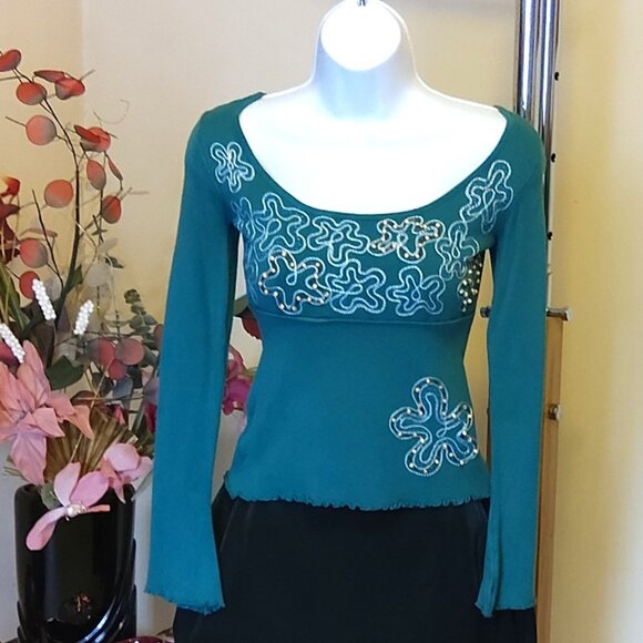 NWT Women’s Scoop Neck Long Sleeve Till Blue  Embroidered Cardigan Sweater XS S - Picture 2 of 5